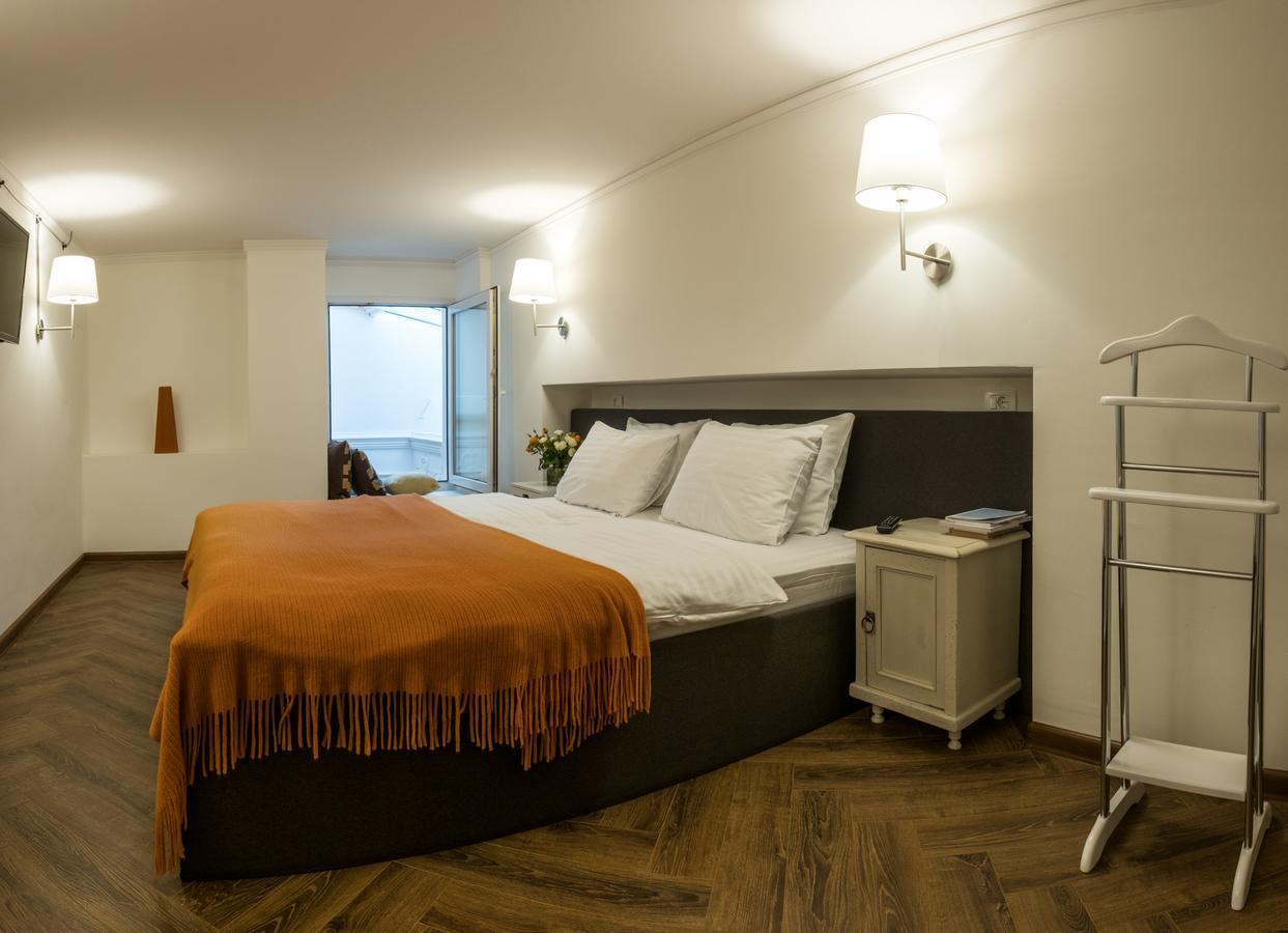 Apart Hotel Michelle Odessa Buitenkant foto